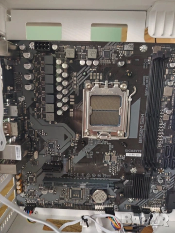 Геймърски чистно нова Gigabyte B650M S2H Motherboard  и PC кутия !, снимка 4 - Дънни платки - 53810315