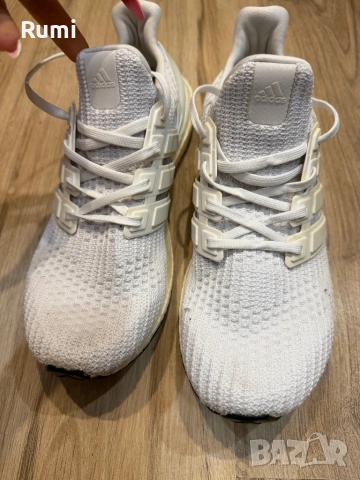 Оригинални маратонки Adidas UltraBoost 4.0! 42,5 н, снимка 3 - Маратонки - 51253684
