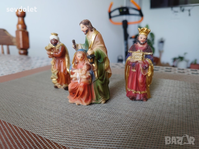Лот от красиви и стилни с изработката си фигури.Цената е за всичките., снимка 1