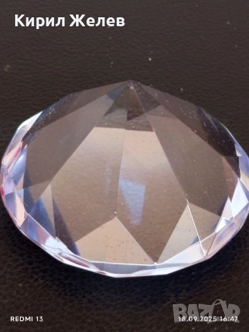 Преспасие от кристално стъкло с форма на диамант много красиво 48992