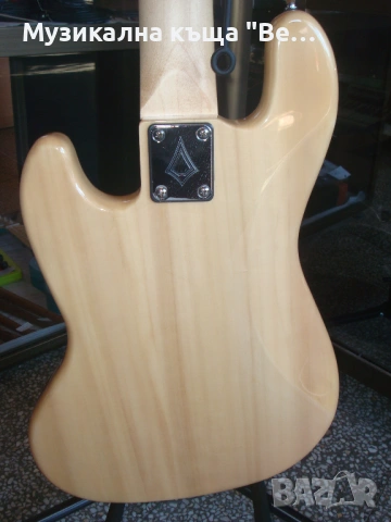 Бас китара, снимка 12 - Китари - 54111218