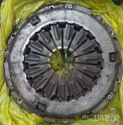 Оригинален маховик претискателен диск и съединител за Toyota Rav4 2000 - 2006 година , снимка 3 - Части - 51171015