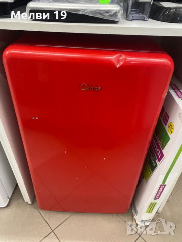 Хладилник Midea Ретро дизайн, цвят червен, снимка 5 - Хладилници - 46031917