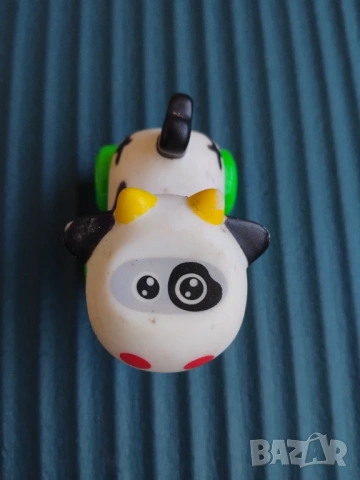 Играчка кравичка на колелца, снимка 2 - Коли, камиони, мотори, писти - 53786209