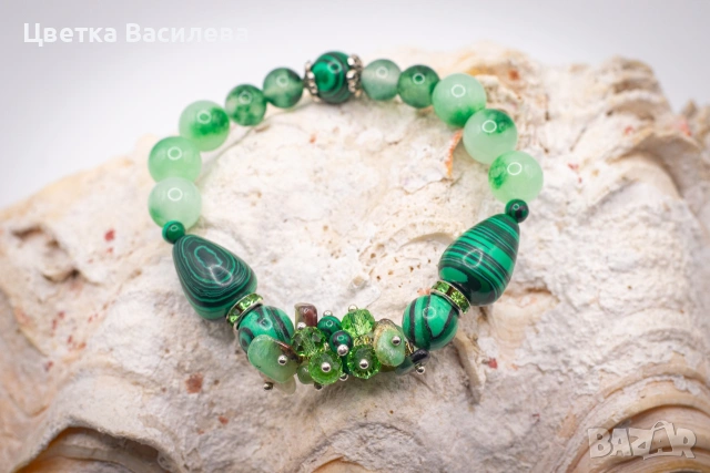 Гривна от полускъпжценни камъни, снимка 10 - Гривни - 53723547