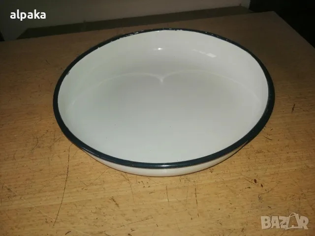 Продавам три нови български емайлирани тави, от едно време, снимка 2 - Съдове за готвене - 49782499