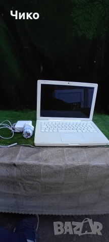 Айфон Лаптоп бял със монитор и клавиатура +зарядно