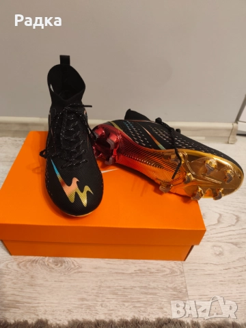 Нови детски бутонки номер 35 , снимка 2 - Футбол - 52725582