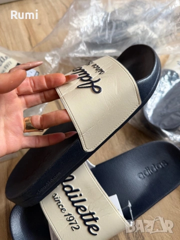 Чисто нови оригинални чехли adidas adilette ! 42,43 н, снимка 4 - Мъжки чехли - 52249402