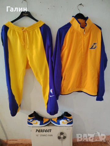 Екип на Lakers