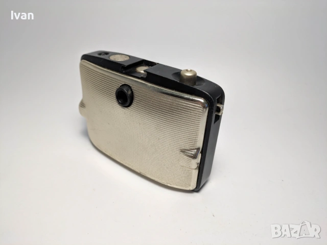 Винтидж Welta Penti II Half Frame 35mm фотоапарат със сенник за обектив, снимка 5 - Фотоапарати - 53421795