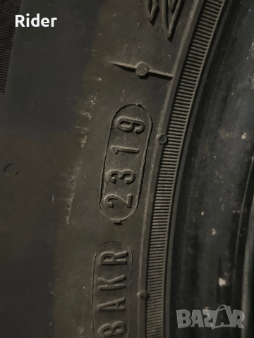 Зимни гуми 215 65 16, снимка 3 - Гуми и джанти - 52401144