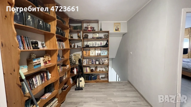 Собственик продава  масивна двуетажна къща с гараж в гр. Мартен, снимка 5 - Къщи - 53493632