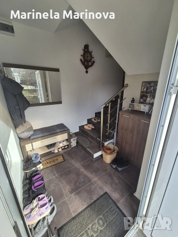 продава два етажа от къща , снимка 11 - Къщи - 53659495