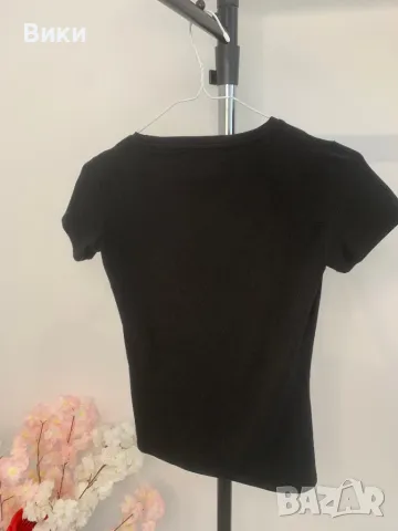 Тениска Guess размер S, подходяща и за XS, снимка 7 - Тениски - 50203339