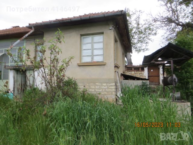 Продавам урегулиран поземлен имот с къща в с. Горски Сеновец, община Страцица, снимка 2 - Къщи - 46416473