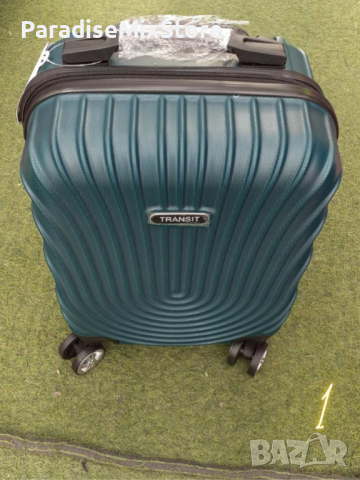 Стилен куфар с колелца за ръчен багаж с твърдо покритие 40/30/20см , снимка 1 - Куфари - 45011647