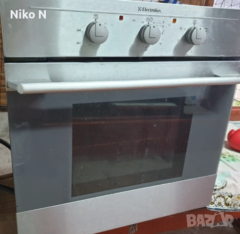 Фурна за вграждане Електролукс, снимка 3 - Печки, фурни - 52595277