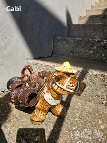 Ретро сервиз за ракия „Магаре с дисаги“ – Ръчна изработка, Червена керамика, снимка 4 - Антикварни и старинни предмети - 53892595