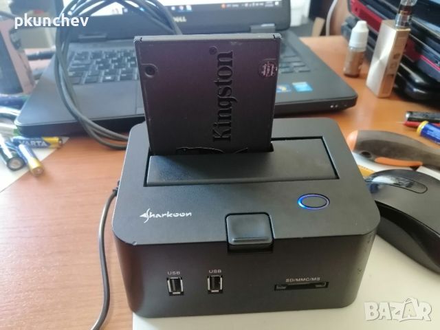 Докинг станция Sharkoon SATA QuickPort Pro 2.5"&3.5"USB 2.0 & eSATA, снимка 1 - Други - 45204379