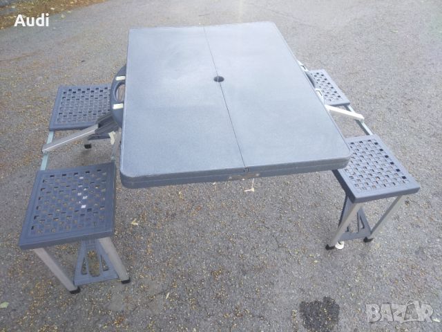 Сгъваема маса със столове за  къмпинг, идеаллна за дворове, градини, пикници и др.  Сгъва се във фор, снимка 1