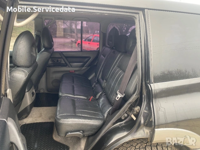 Mitsubishi Pajero 3.2 DI-D 165к.с. АВТОМАТ • 4x4 • ПЕРФЕКТЕН, снимка 8 - Автомобили и джипове - 53255820