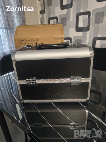 Преносим куфар за грим