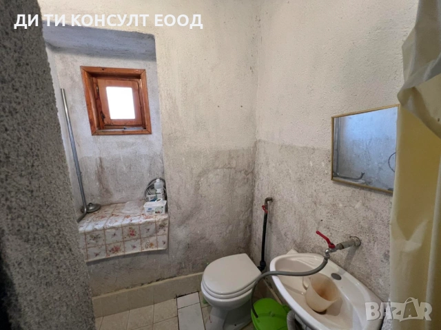 Двуетажна къща в подножието на Беласица, снимка 8 - Къщи - 53898069