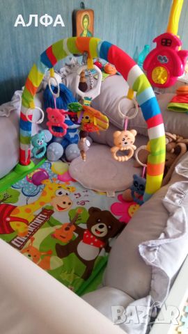 Бебешко легло / кошара + матрак + въртележка с проектор и активна гимнастика 