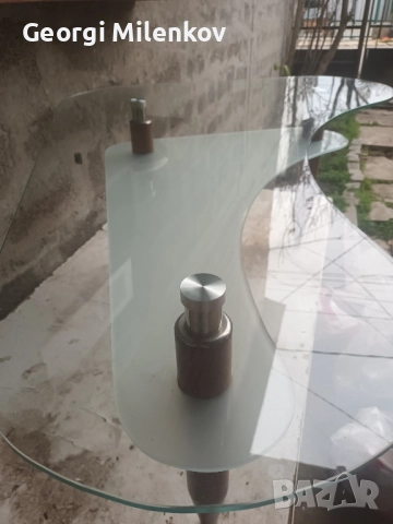 Стъклена маса, снимка 2 - Маси - 52651734