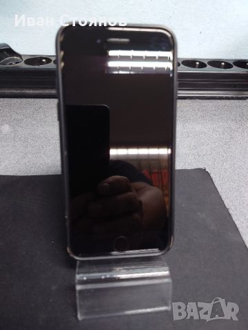 Iphone SE 2022, снимка 1 - Apple iPhone - 46466279