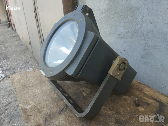 Индустриален прожектор Philip's mvf 606, снимка 4 - Прожектори - 50536894