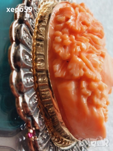 Прекрасен стар златен медальон с огромна коралова камея и 64 диаманта,злато 18к., снимка 16 - Колиета, медальони, синджири - 53961888