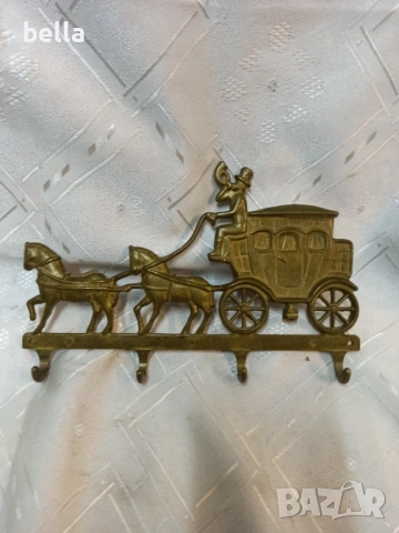 Месингова закачалка за ключове с дизайн на коне и карета,дължина 22 см.
