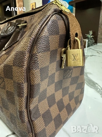 Оригинална чанта на Louis Vuitton, снимка 4 - Чанти - 53558355