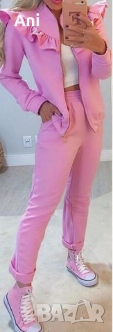 Розов комплект Barbie 