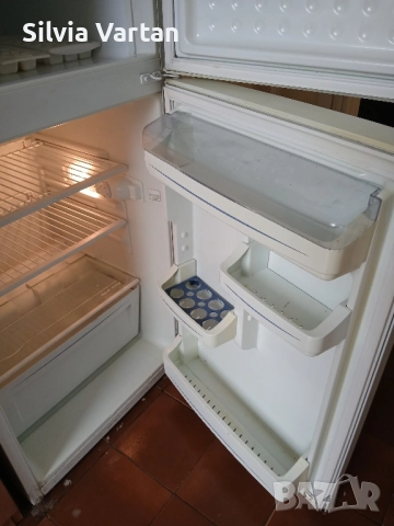 Хладилник среден размер , снимка 9 - Хладилници - 52329994