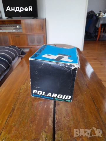 Стар фотоапарат Polaroid Swinger Model 20