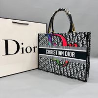 Дамска чанта Christian Dior, снимка 1 - Чанти - 45248528