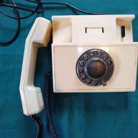 Стар телефон със шайба , снимка 2 - Стационарни телефони и факсове - 45569823