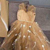 рокля salzarra с аксесоар за коса, снимка 2 - Детски рокли и поли - 45445290
