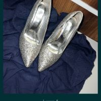 Сребристи обувки, снимка 1 - Дамски обувки на ток - 45454113
