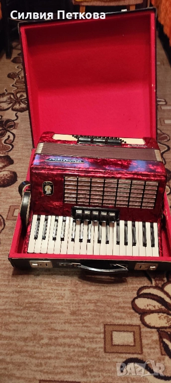 Немски акордеон "WELTMEISTER " - 60 баса, снимка 1