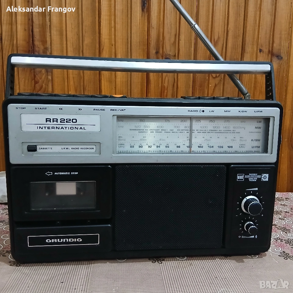 GRUNDIG RR 220 , снимка 1