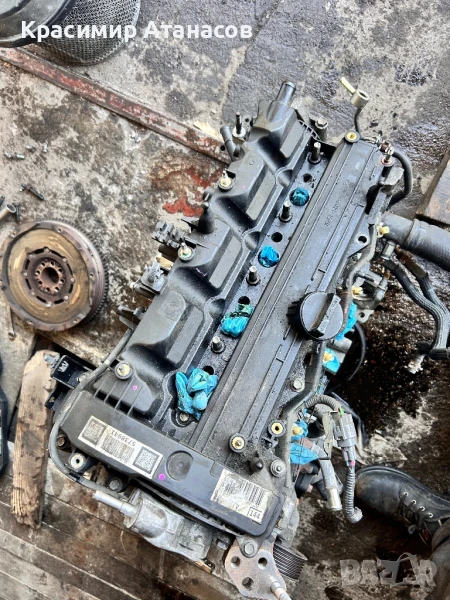 11201-0R042. Капак клапани за Тойота Авенсис T27. Дизел, снимка 1