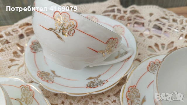 Антикварни чаши за кафе с четирилистни детелини