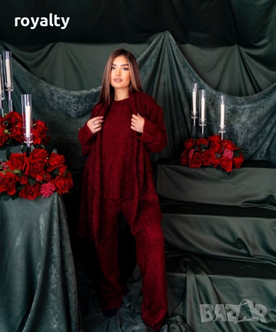 Червен Дамски Комплект С Шал