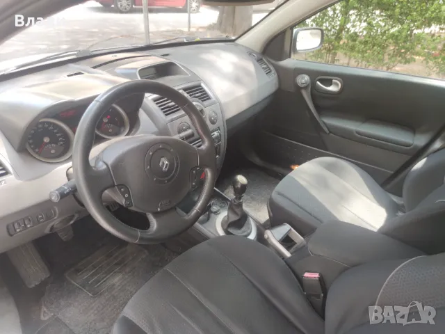 Renault Megane 2 1.9dCi, снимка 8 - Автомобили и джипове - 48088177