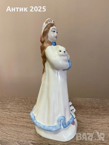 Винтидж порцеланова статуетка „Снежанка със заек“, СССР, снимка 4 - Антикварни и старинни предмети - 53237591