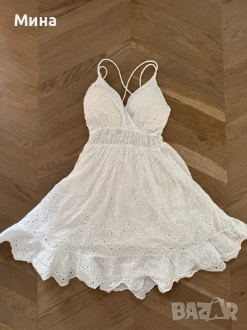 Дамска бяла рокля от памучна материя